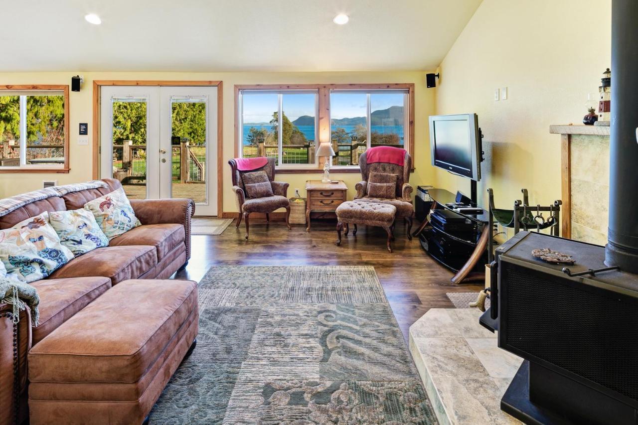 Obstruction Pass Cottage Olga Екстер'єр фото